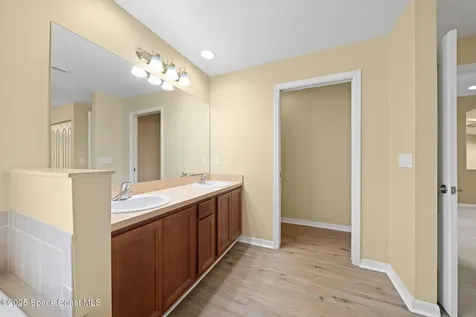 935 Palo Alto Street SE Palm Bay FL 32909