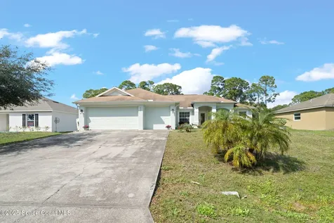 935 Palo Alto Street SE Palm Bay FL 32909
