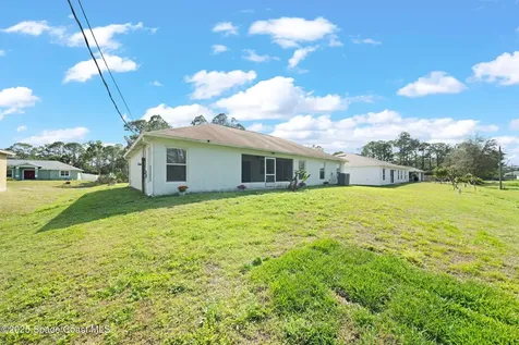 935 Palo Alto Street SE Palm Bay FL 32909