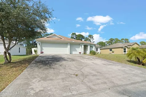 935 Palo Alto Street SE Palm Bay FL 32909