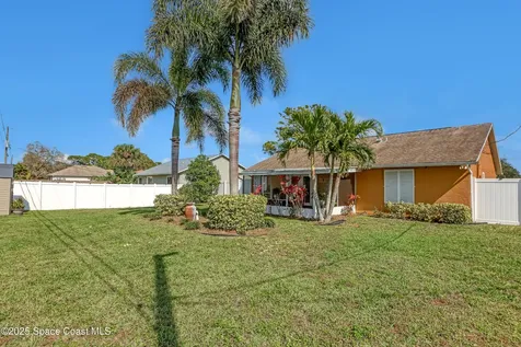1618 Glendale Avenue NW Palm Bay FL 32907