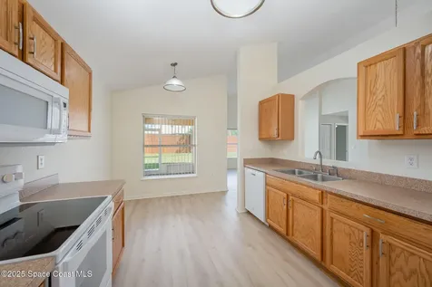 741 Campina Avenue SE Palm Bay FL 32909