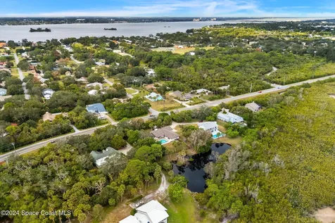 2010 S Courtenay Parkway Merritt Island FL 32952