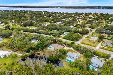 2010 S Courtenay Parkway Merritt Island FL 32952