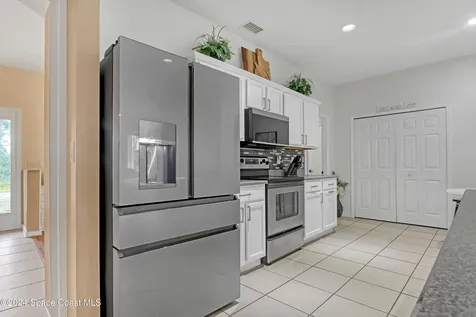2535 Hagoplan Avenue SW Palm Bay FL 32908