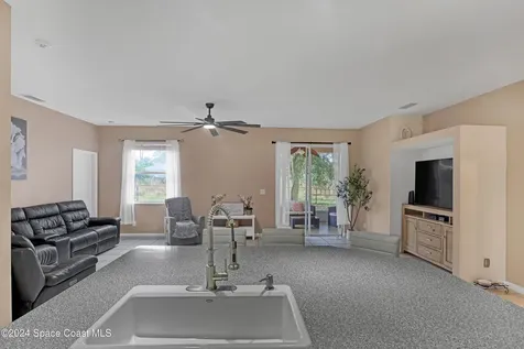 2535 Hagoplan Avenue SW Palm Bay FL 32908