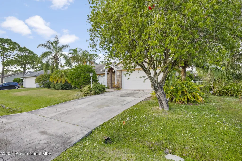 1701 Eatonia Street NW Palm Bay FL 32907