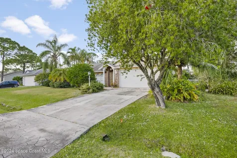 1701 Eatonia Street NW Palm Bay FL 32907