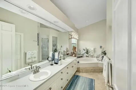 218 Via De La Reina Merritt Island FL 32953