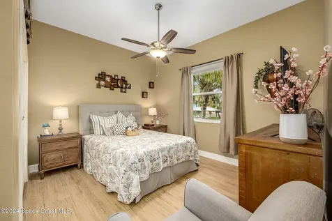 218 Via De La Reina Merritt Island FL 32953