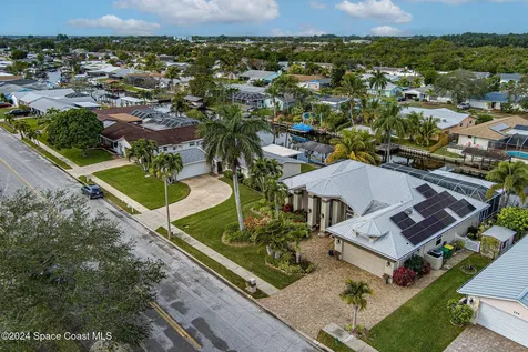 218 Via De La Reina Merritt Island FL 32953