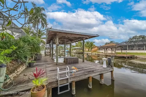 218 Via De La Reina Merritt Island FL 32953