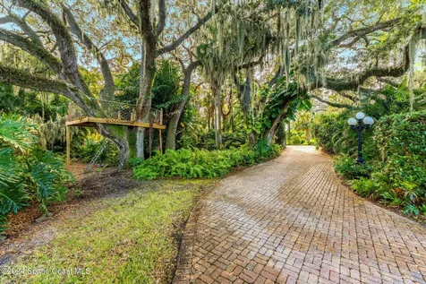 1621 Pineapple Avenue Melbourne FL 32935
