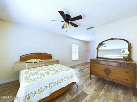 1055 Wesberry Street SE Palm Bay FL 32909