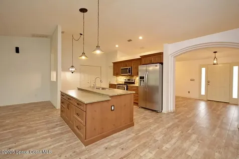 1055 Wesberry Street SE Palm Bay FL 32909