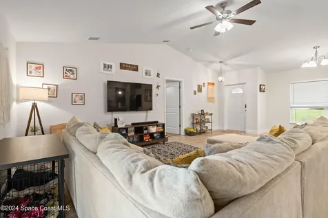 1084 Sally Street SE Palm Bay FL 32909