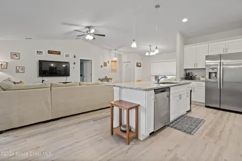 1084 Sally Street SE Palm Bay FL 32909