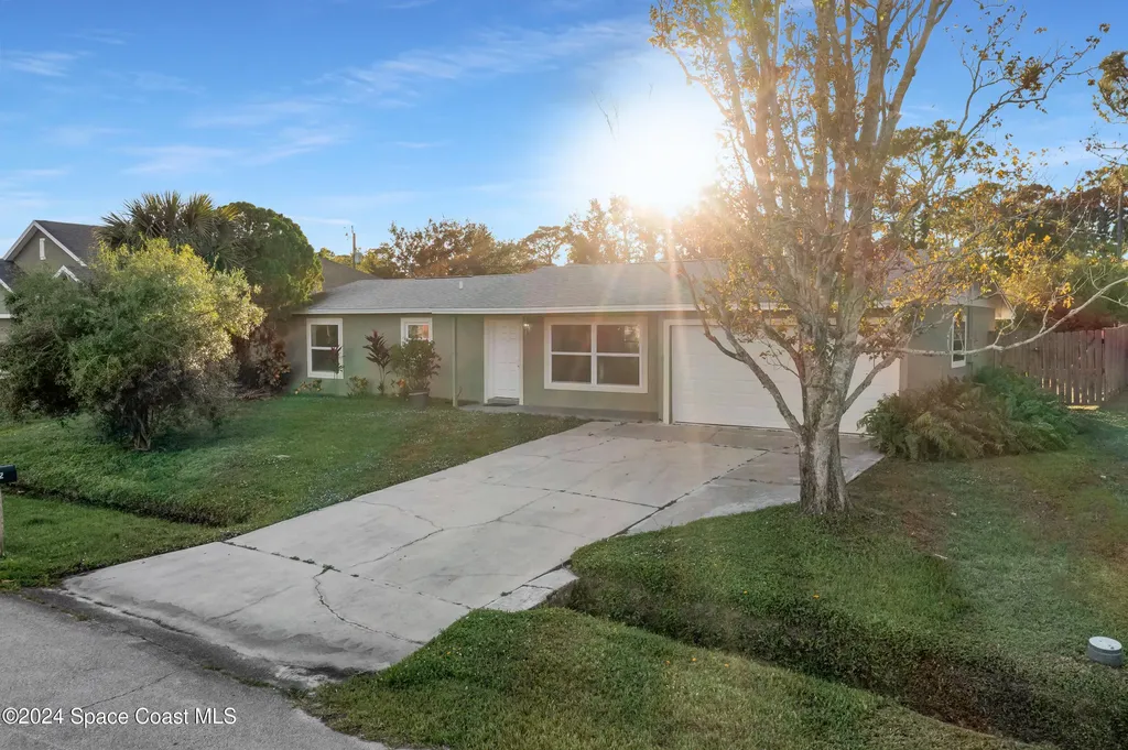 412 El Dorado Avenue SE Palm Bay FL 32909