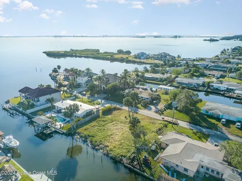 1740 Wavecrest Street Merritt Island FL 32952