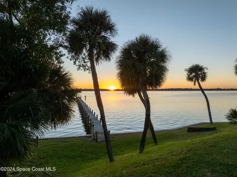 401 Swann Grove Lane Merritt Island FL 32952