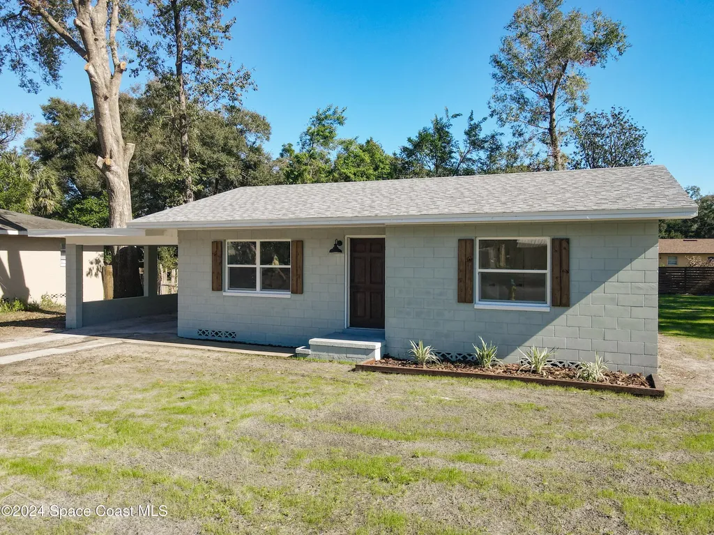 611 S Montgomery Avenue Deland FL 32720