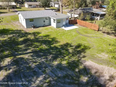 611 S Montgomery Avenue Deland FL 32720