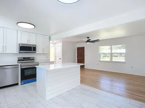 611 S Montgomery Avenue Deland FL 32720
