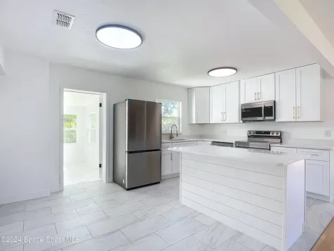 611 S Montgomery Avenue Deland FL 32720
