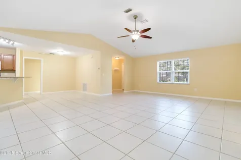 585 Boxthorn Avenue NW Palm Bay FL 32907