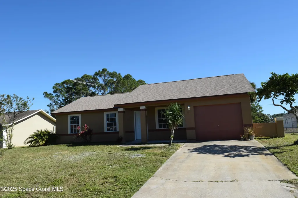 465 Tuloma Avenue SW Palm Bay FL 32908