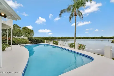 267 Via De La Reina Merritt Island FL 32953