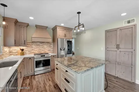 267 Via De La Reina Merritt Island FL 32953