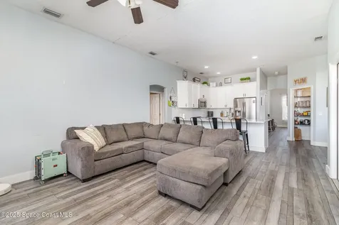 573 Lafayette Street SW Palm Bay FL 32908