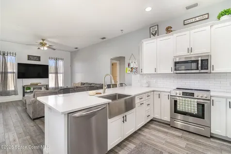 573 Lafayette Street SW Palm Bay FL 32908