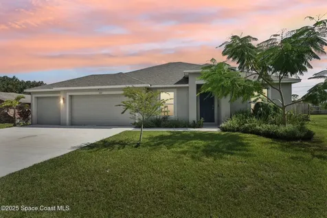 884 Lilac Street SE Palm Bay FL 32909