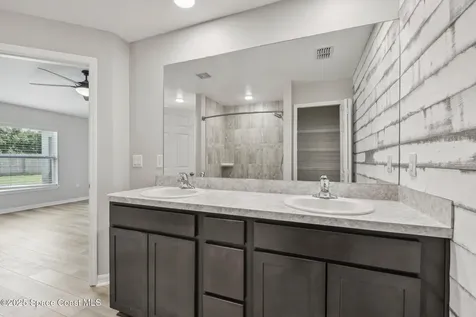 884 Lilac Street SE Palm Bay FL 32909
