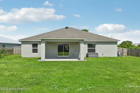 884 Lilac Street SE Palm Bay FL 32909