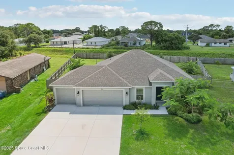 884 Lilac Street SE Palm Bay FL 32909