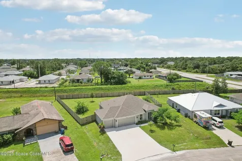 884 Lilac Street SE Palm Bay FL 32909