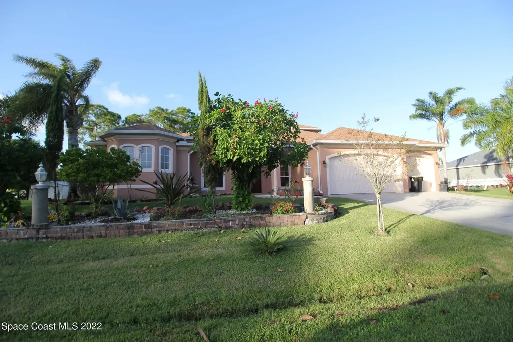 285 Galicia Street SW Palm Bay FL 32908