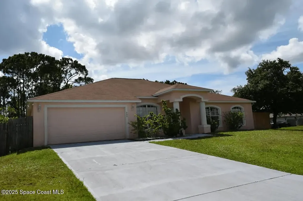 999 Carver Road SE Palm Bay FL 32909