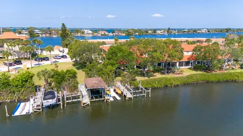 27 Marina Isles Boulevard Indian Harbour Beach FL 32937