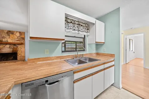 620 Harrington Street SW Palm Bay FL 32908