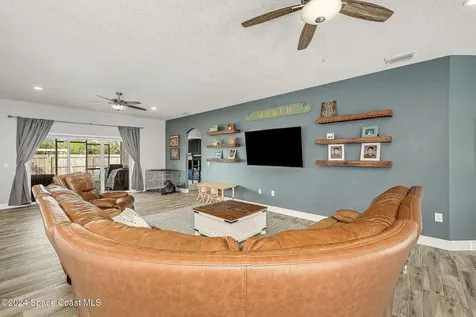 817 Serenade Street NW Palm Bay FL 32907
