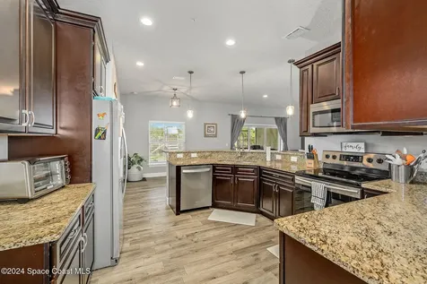 817 Serenade Street NW Palm Bay FL 32907