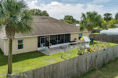 817 Serenade Street NW Palm Bay FL 32907