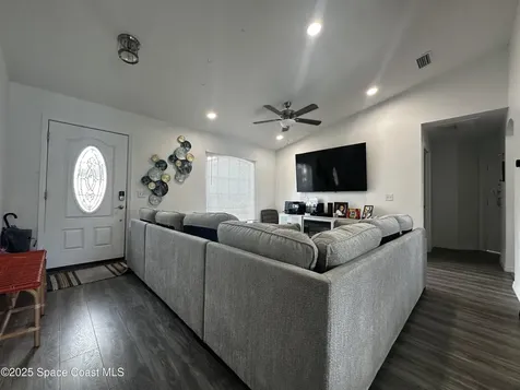 1078 Helena Avenue NW Palm Bay FL 32907