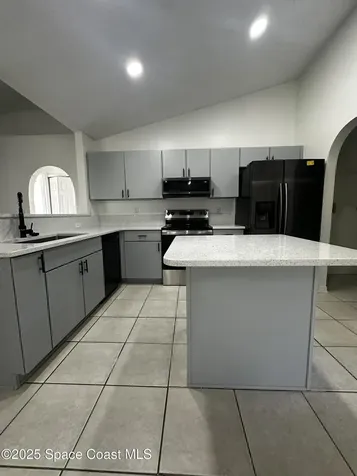 1060 Altamira Street NW Palm Bay FL 32907