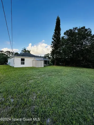 1060 Altamira Street NW Palm Bay FL 32907