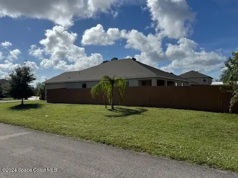 791 Montrose Street SE Palm Bay FL 32909